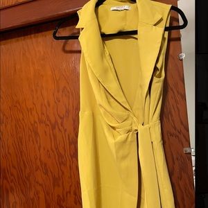 Collared yellow wrap dress. Forever 21